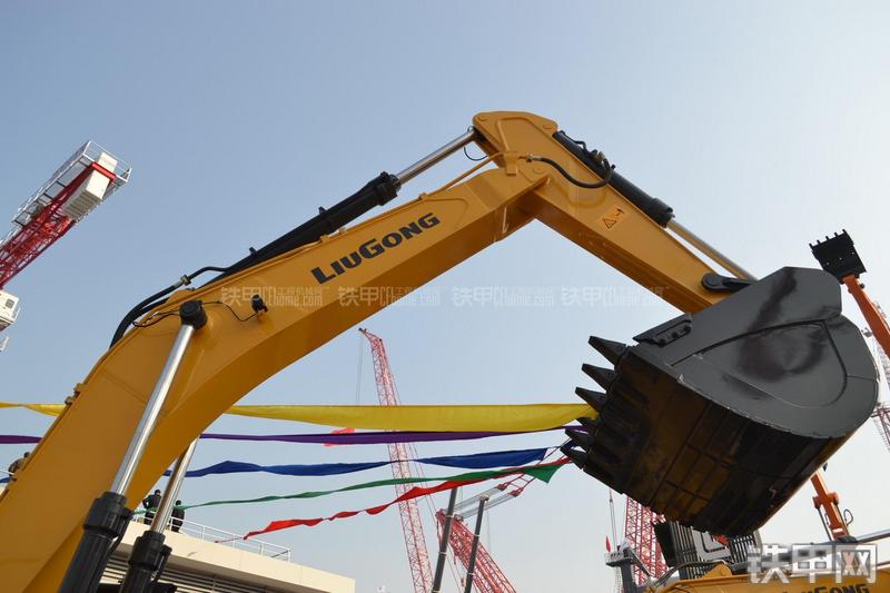 柳工CLG950E挖掘机局部