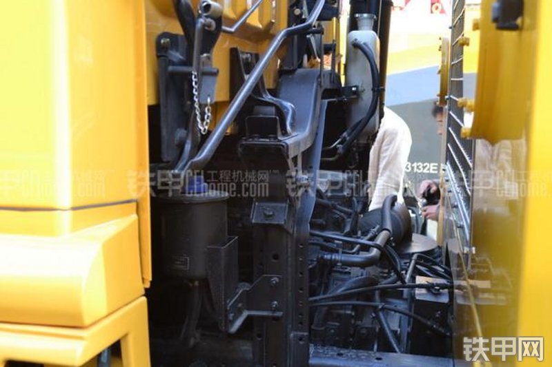 鸿得利HDL5132THB(10016195E)车载泵局部