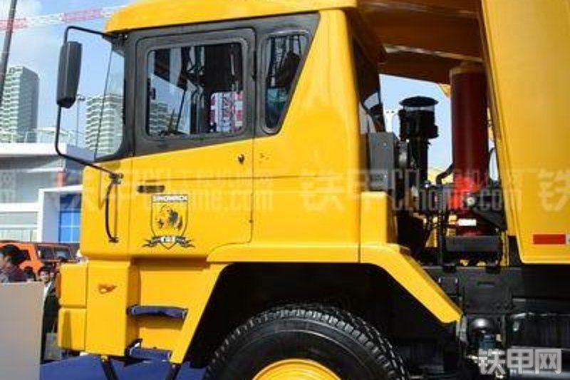 国机洛建GZL3606非公路自卸车局部