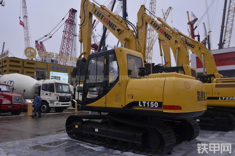 洛阳路通LT150挖掘机整机外观