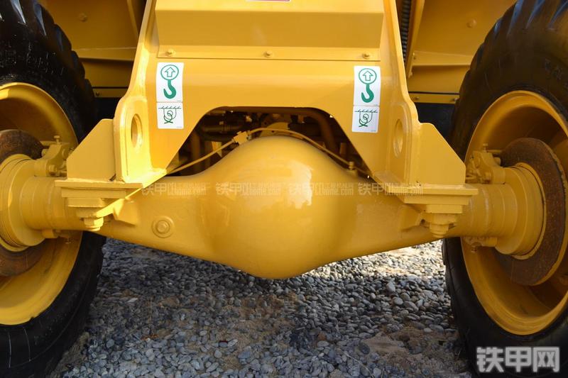 柳工CLG835装载机局部