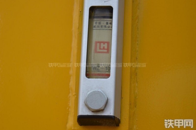 天工PY120M平地机局部