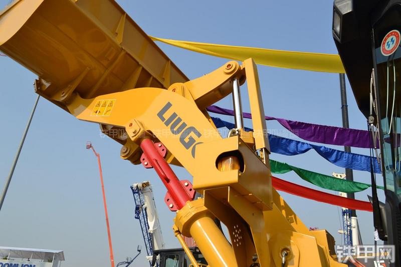 柳工CLG835装载机局部