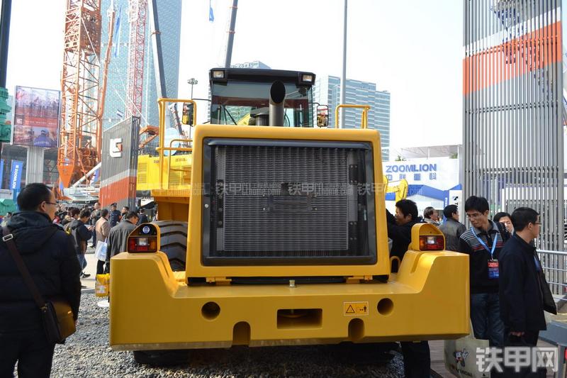 柳工CLG856叉装式叉装车局部