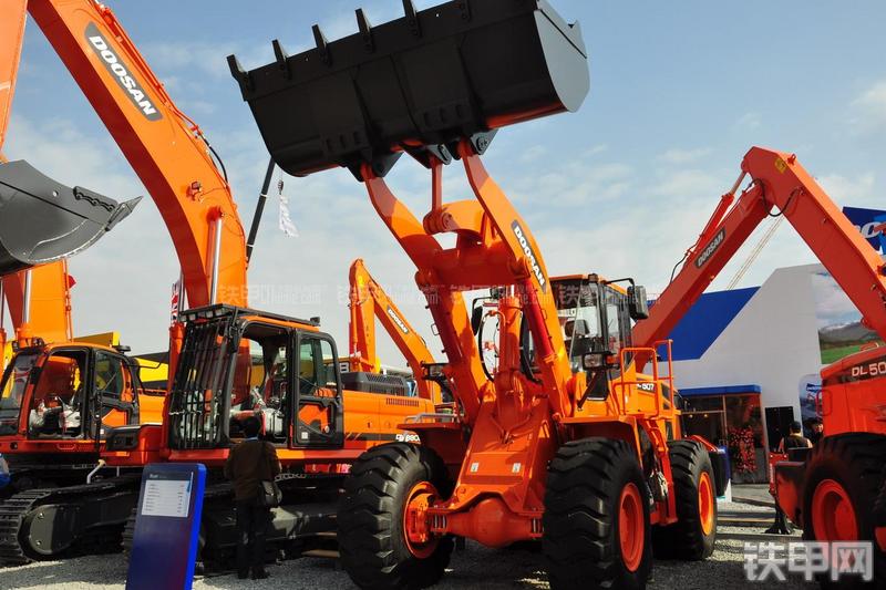 迪万伦DL507装载机整机外观