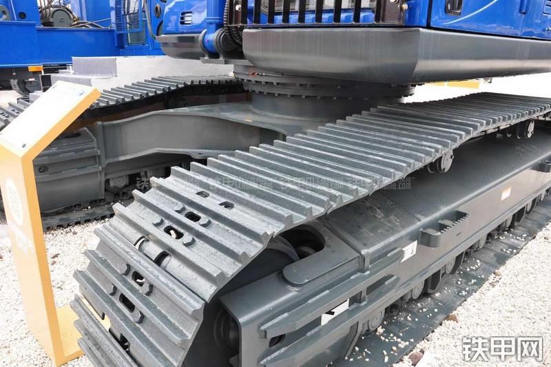 恒天九五JV365LC挖掘机局部