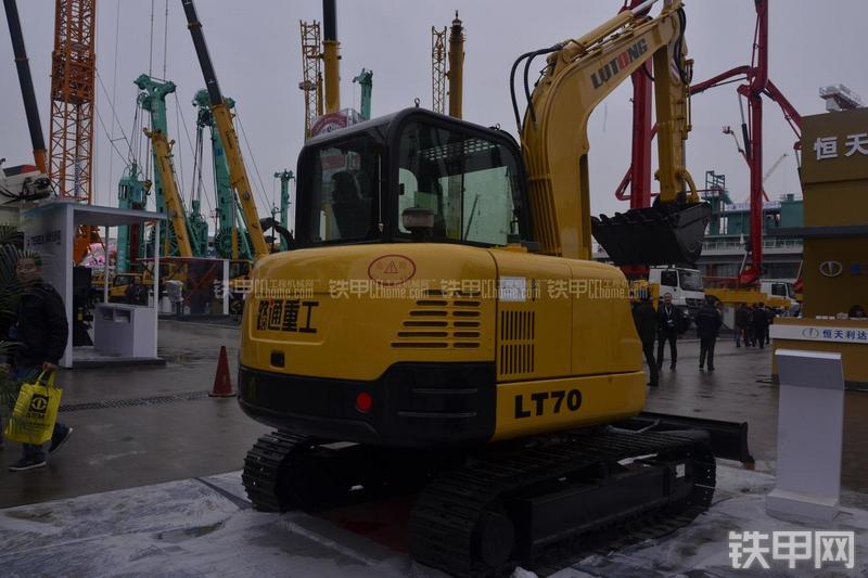 洛阳路通LT70挖掘机局部