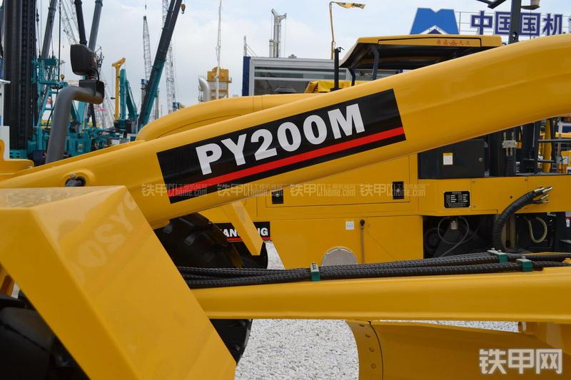 天工PY200M平地机局部