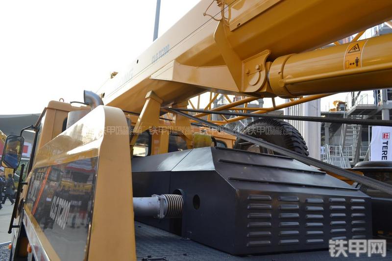 柳工CLG-TC200起重机局部