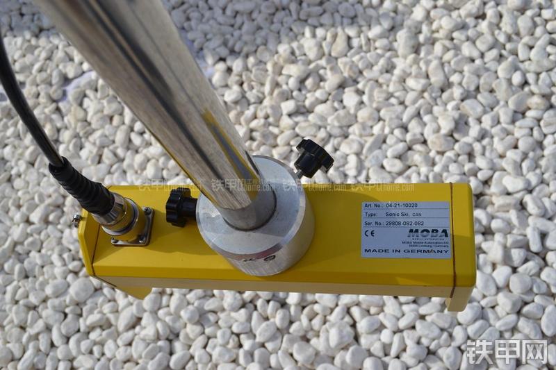 天工WTL6000B沥青摊铺机局部