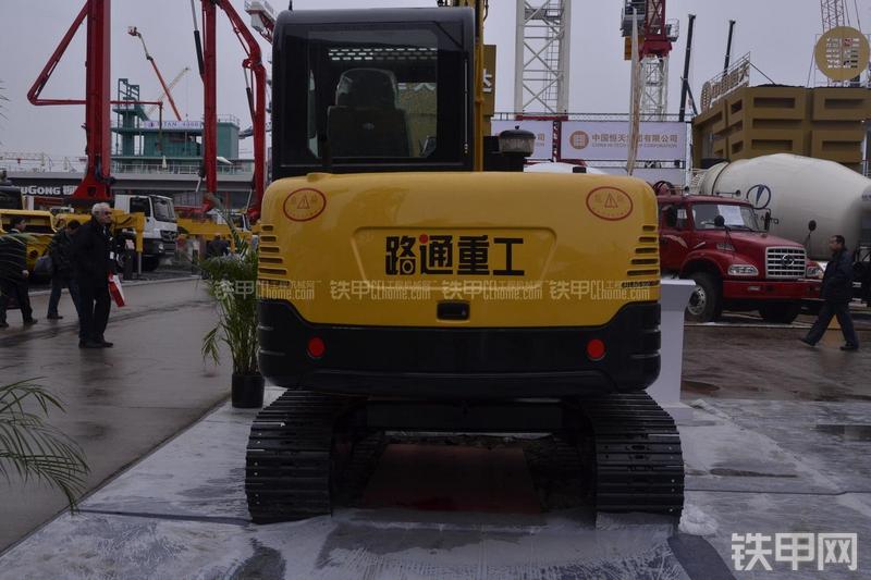 洛阳路通LT70挖掘机局部