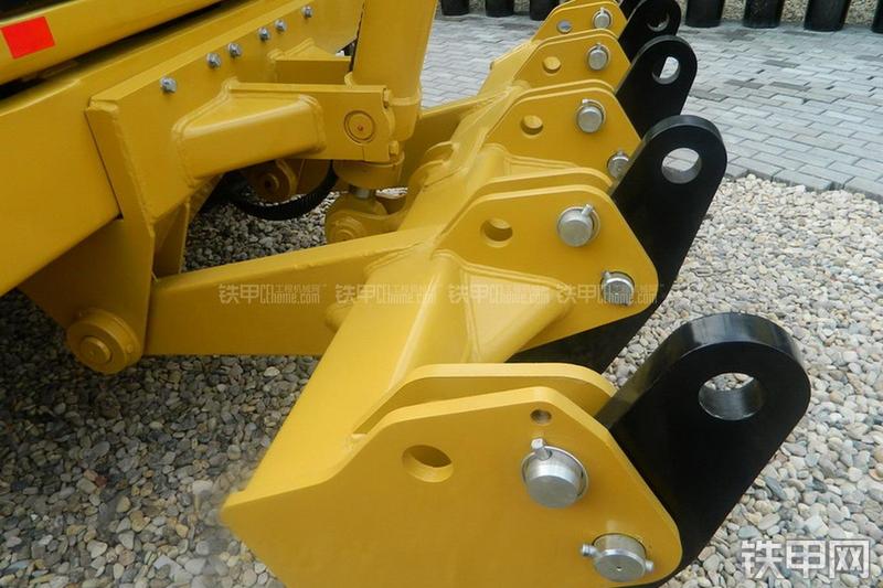 成工MG1320C平地机局部