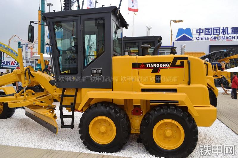 天工PY120M平地机局部