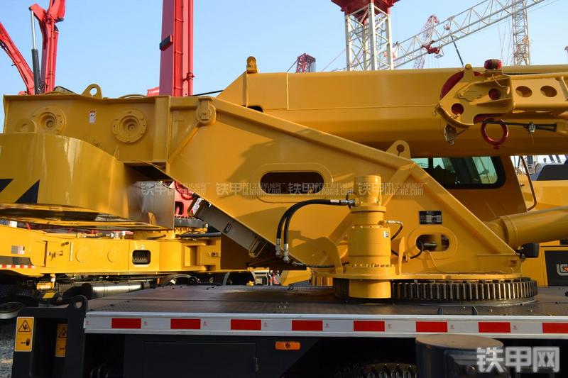 柳工CLG-TC200起重机局部