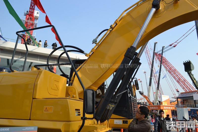 柳工CLG930E挖掘机局部