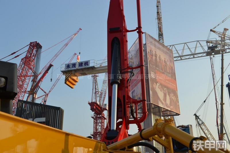 鸿得利HDL5330THB(4653D)泵车局部