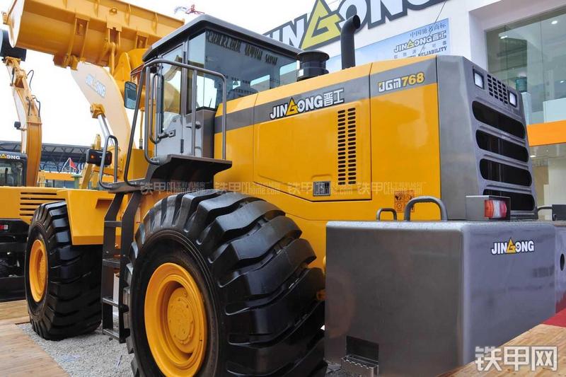 晋工JGM768高端型装载机整机外观
