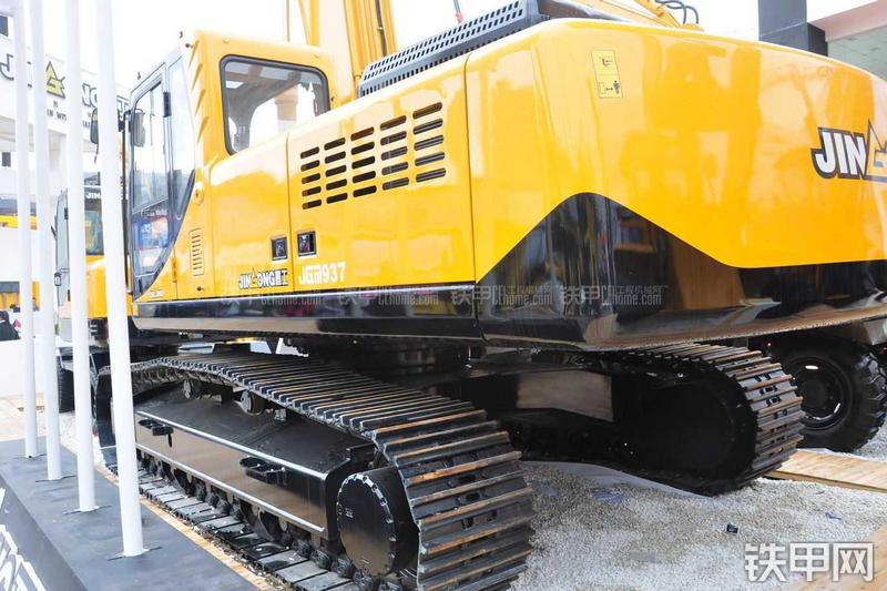 晋工JGM937挖掘机局部