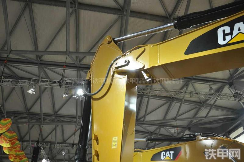 卡特彼勒329D挖掘机局部