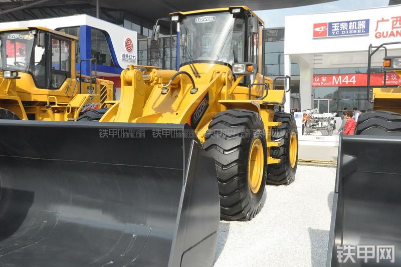 雷沃重工FL955F-ETX装载机局部