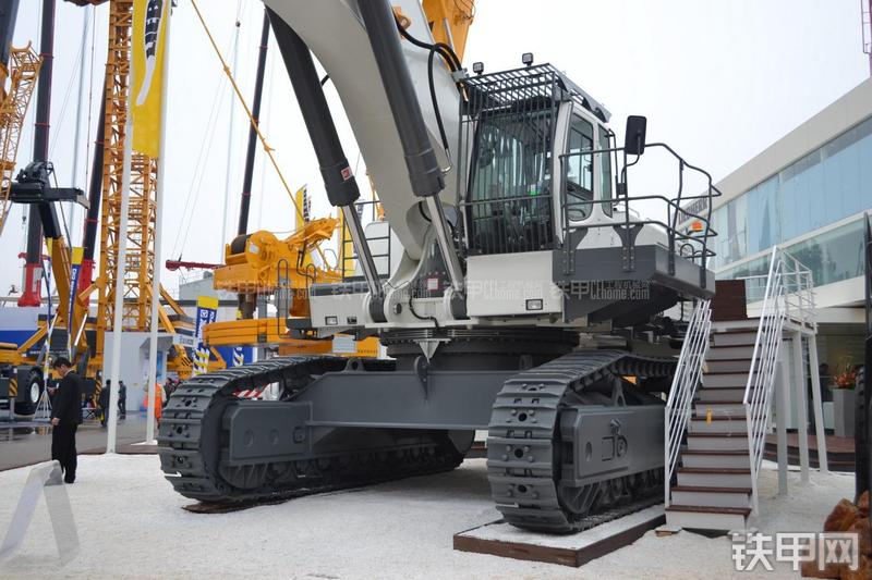 利勃海尔R984C Litronic挖掘机局部