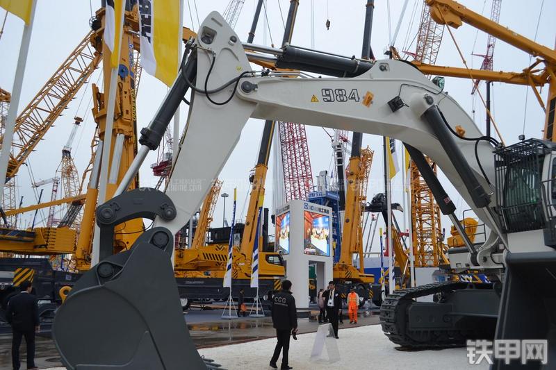 利勃海尔R984C Litronic挖掘机局部