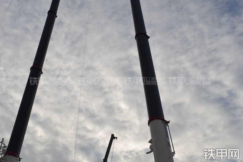 京城重工QY130E起重机局部