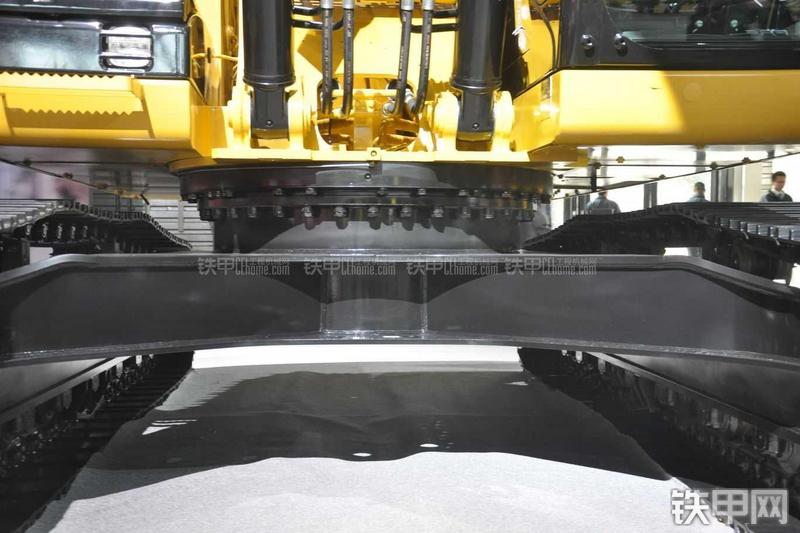 卡特彼勒326DL挖掘机局部