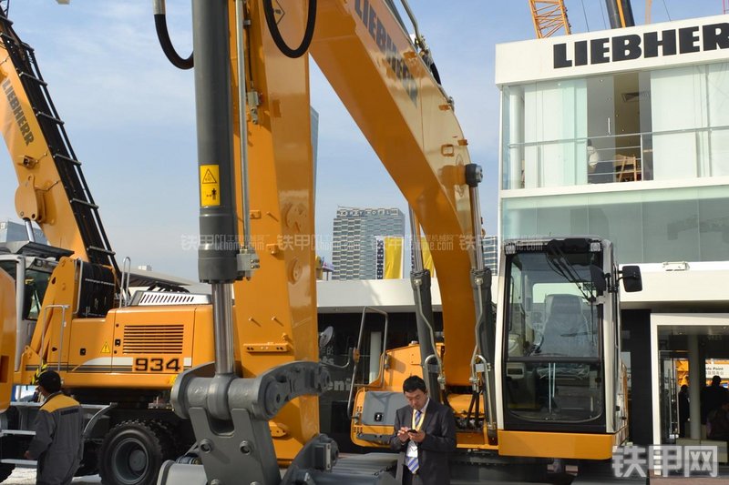 利勃海尔R916-Litronic挖掘机整机外观