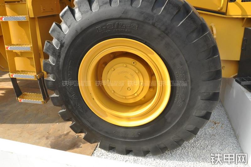 雷沃重工FL956F-ETX装载机局部