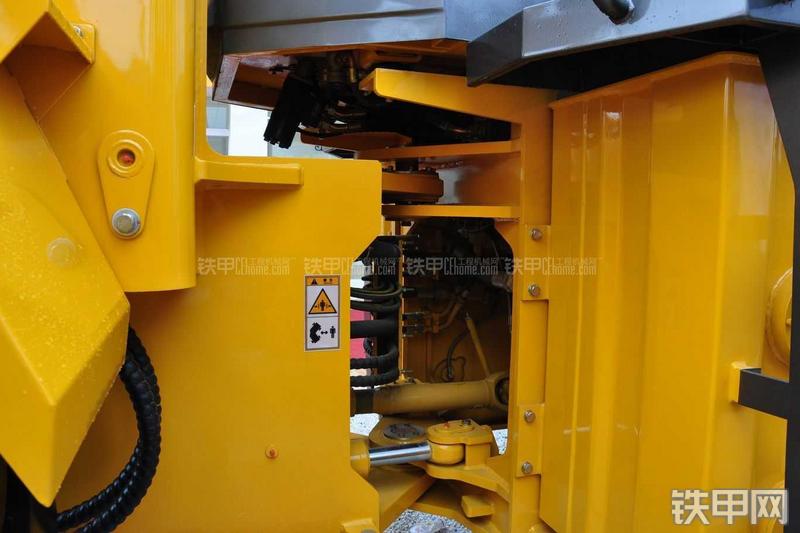 晋工JGM768高端型装载机局部