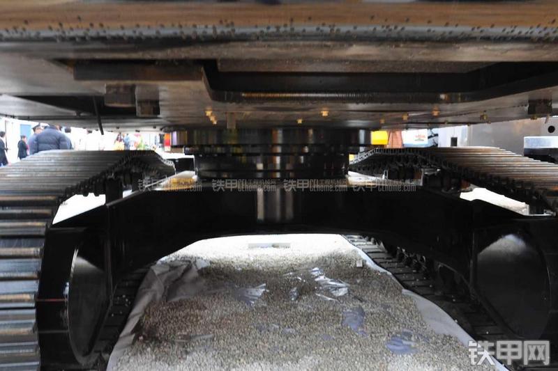 晋工JGM937挖掘机局部