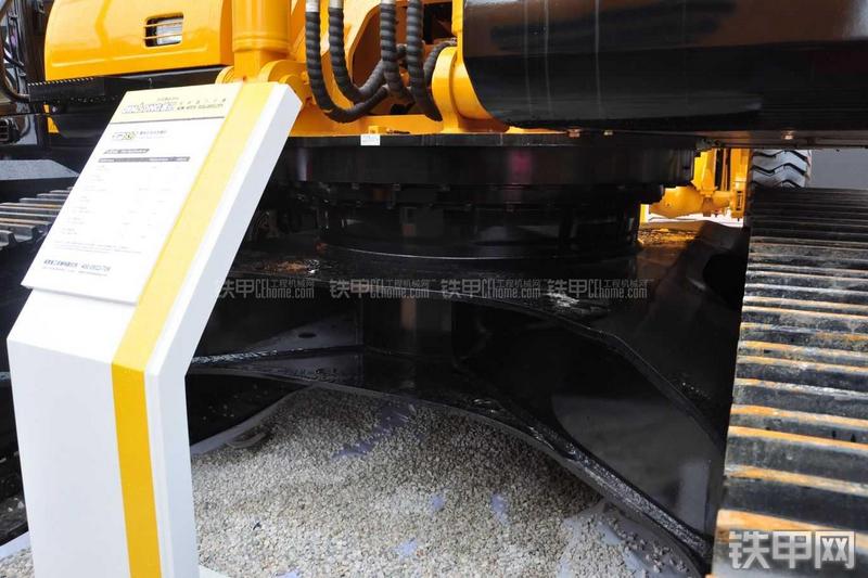 晋工JGM937挖掘机局部