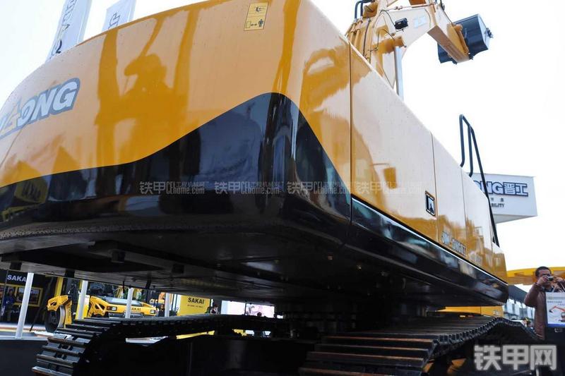 晋工JGM937挖掘机局部