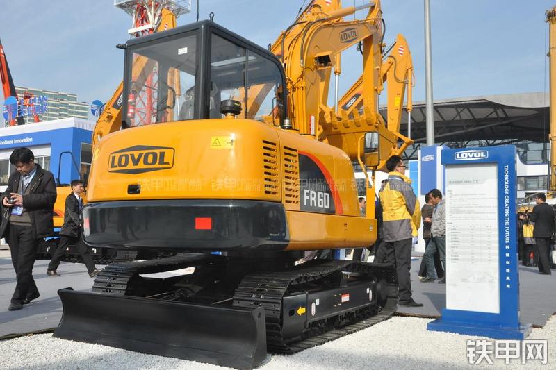 雷沃重工FR60-ETX挖掘机整机外观