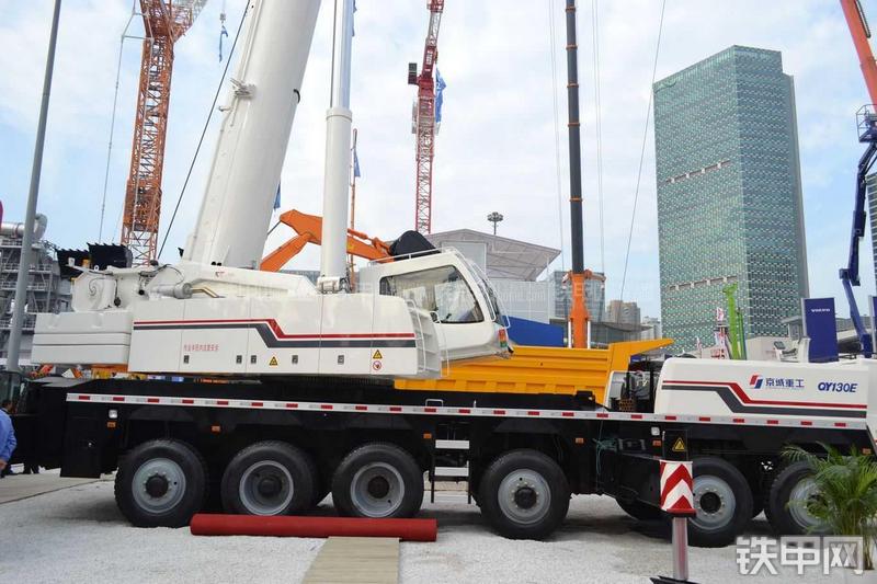 京城重工QY130E起重机整机外观