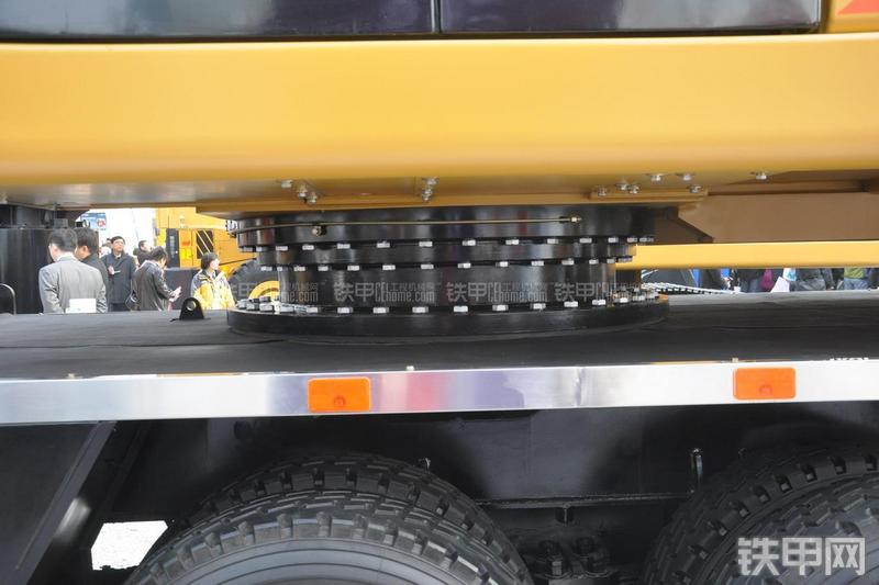 雷沃重工FL610旋挖钻局部