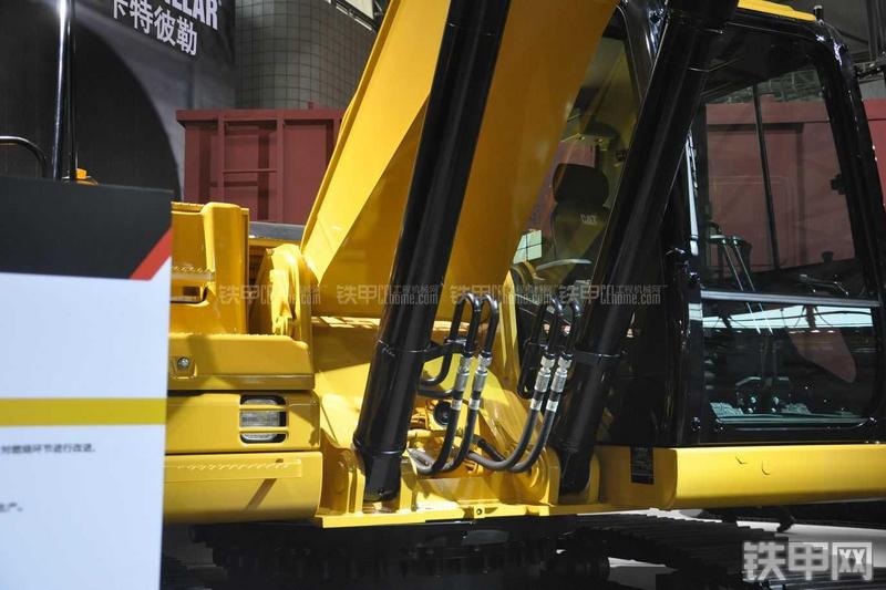 卡特彼勒329D挖掘机局部