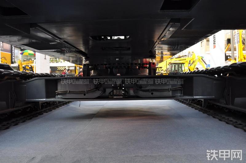 抚挖重工FWX135起重机局部