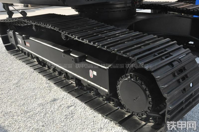 雷沃重工FR220-ETX挖掘机局部