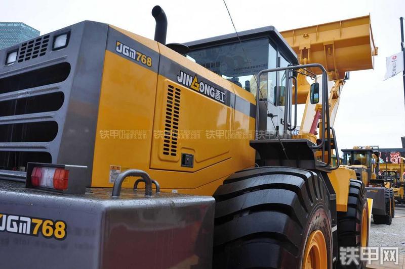 晋工JGM768高端型装载机局部