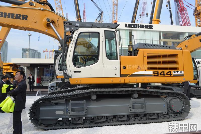 利勃海尔R944C SME挖掘机局部