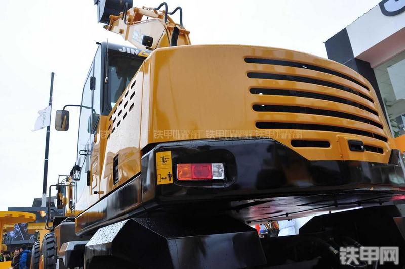 晋工JGM909L挖掘机局部