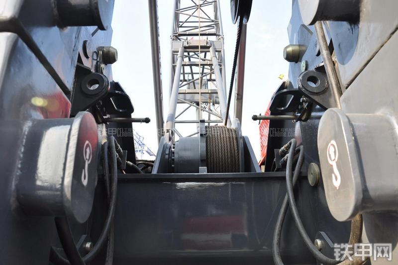 抚挖重工FWX85起重机局部