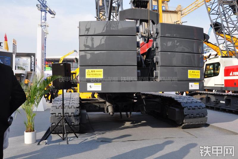 抚挖重工FWX85起重机局部