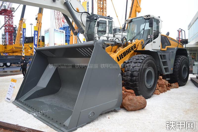 利勃海尔L580装载机整机外观