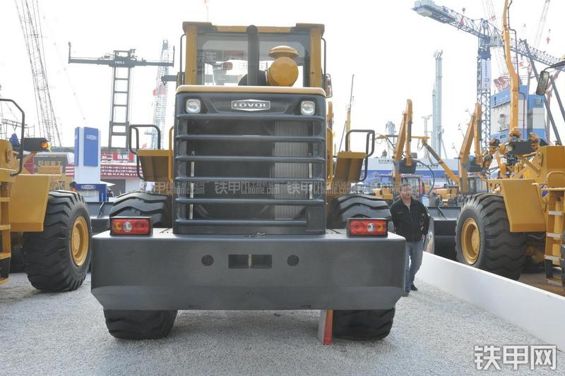 雷沃重工FL955F-ETX装载机局部