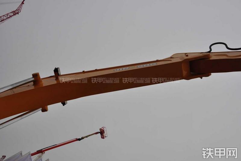 晋工JGM937挖掘机局部