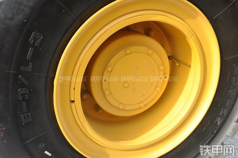 雷沃重工FL955F-ETX装载机局部