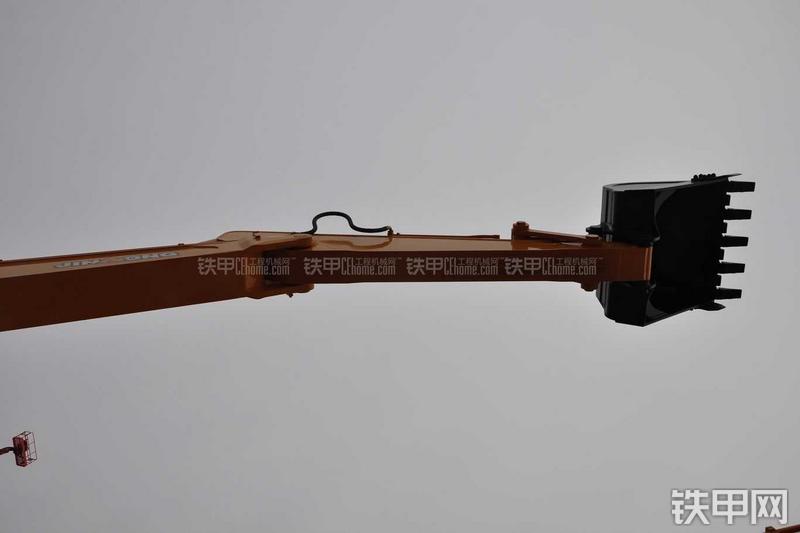 晋工JGM937挖掘机局部